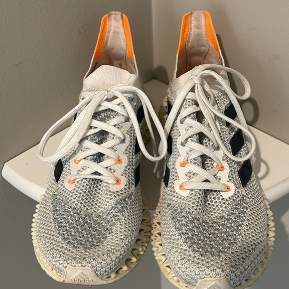 EUC Adidas running shoes - Picture 2 of 7